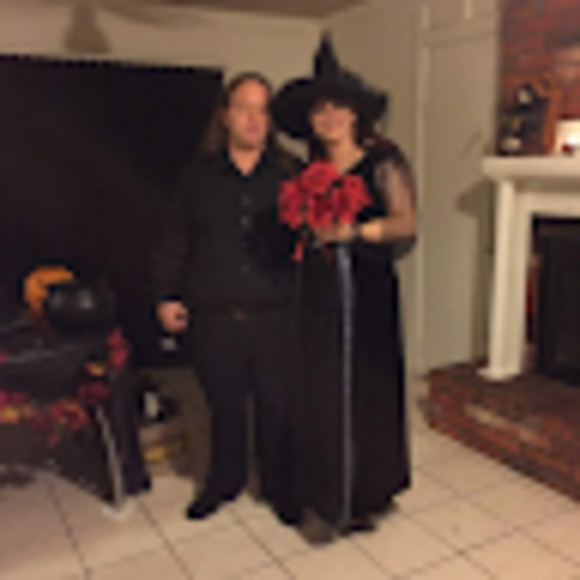 Meet your Posher, Deborah - Picture 1 of 1